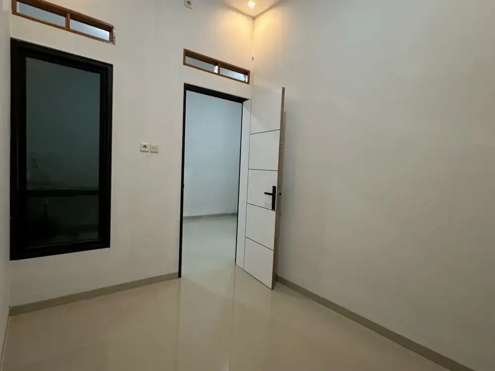 Dijual Rumah High Ceiling di Cluster Green Sevilla Citra Raya