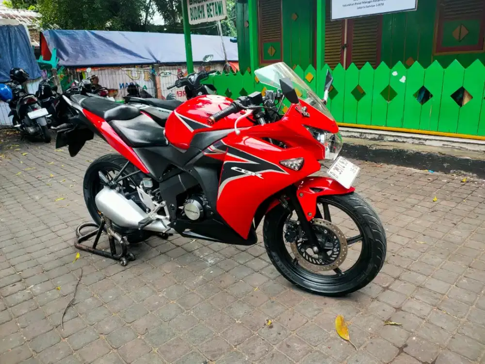 Honda CBR 150R Pajak Hidup Thn 2013