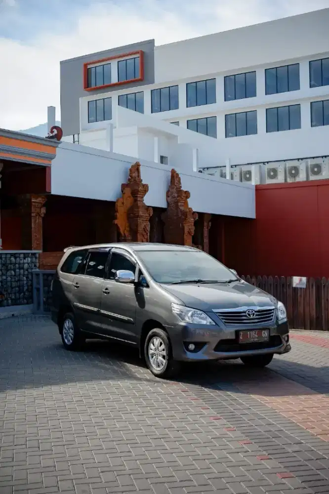 Toyota kijang Inova G manual bensin 2013
