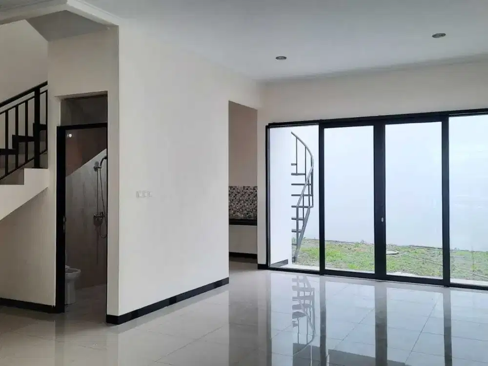 Dijual rumah di taman Kopo indah V siap huni