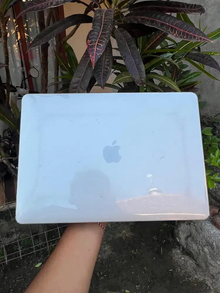 Macbook pro 2020 13inch IBOX