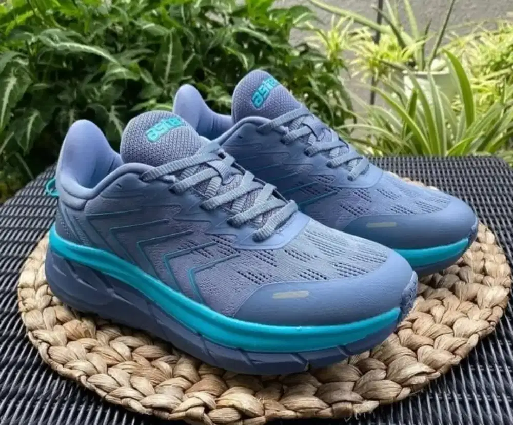 Sepatu astec run size 37 murah