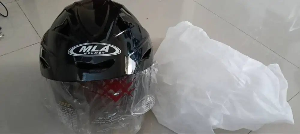 Jual helm merk MLA