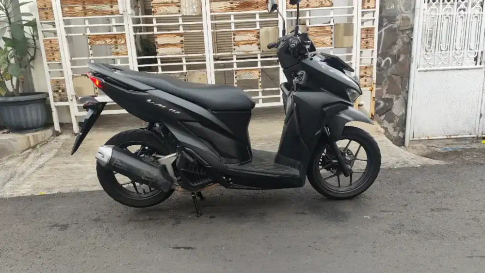 Honda vario 125 cbs iss th 2022 b dki km low