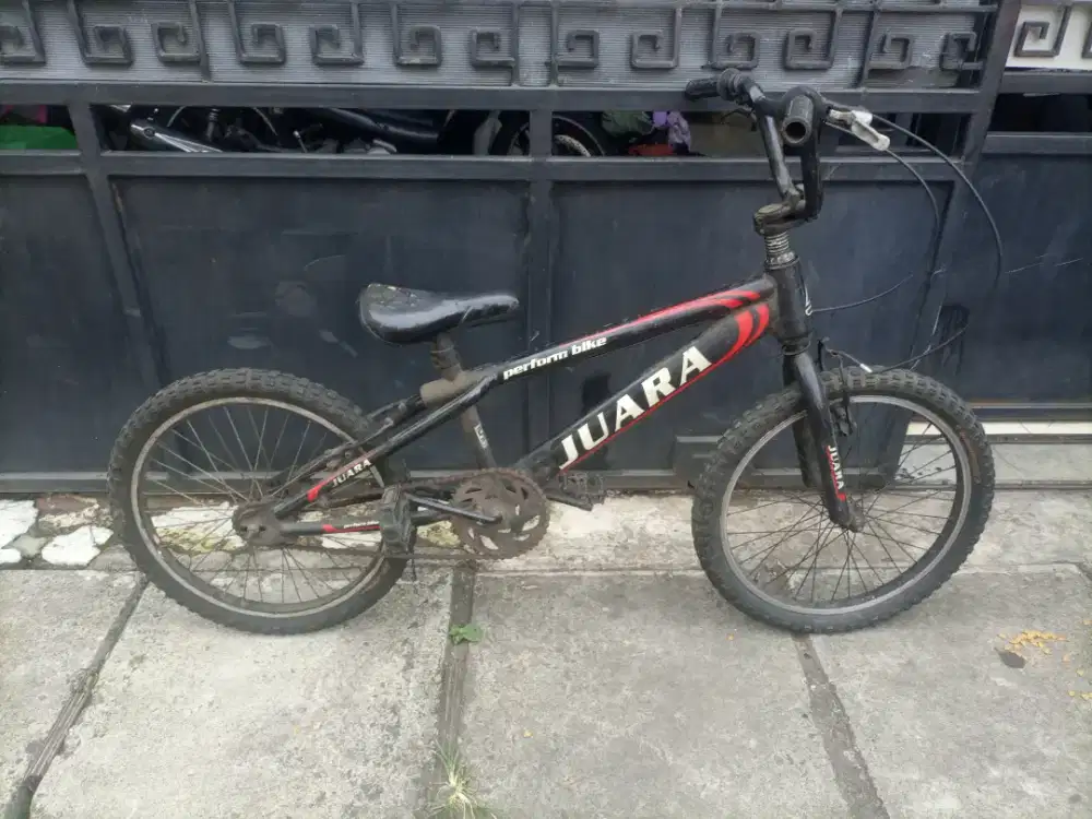 Sepeda BMX anak ukuran 20