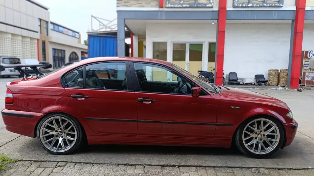 BMW 318i 2003 Bensin