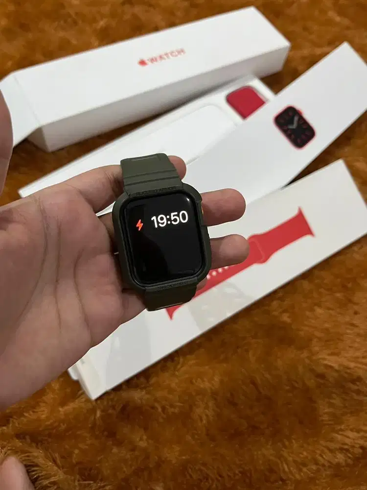 Apple watch series 6 44mm red
