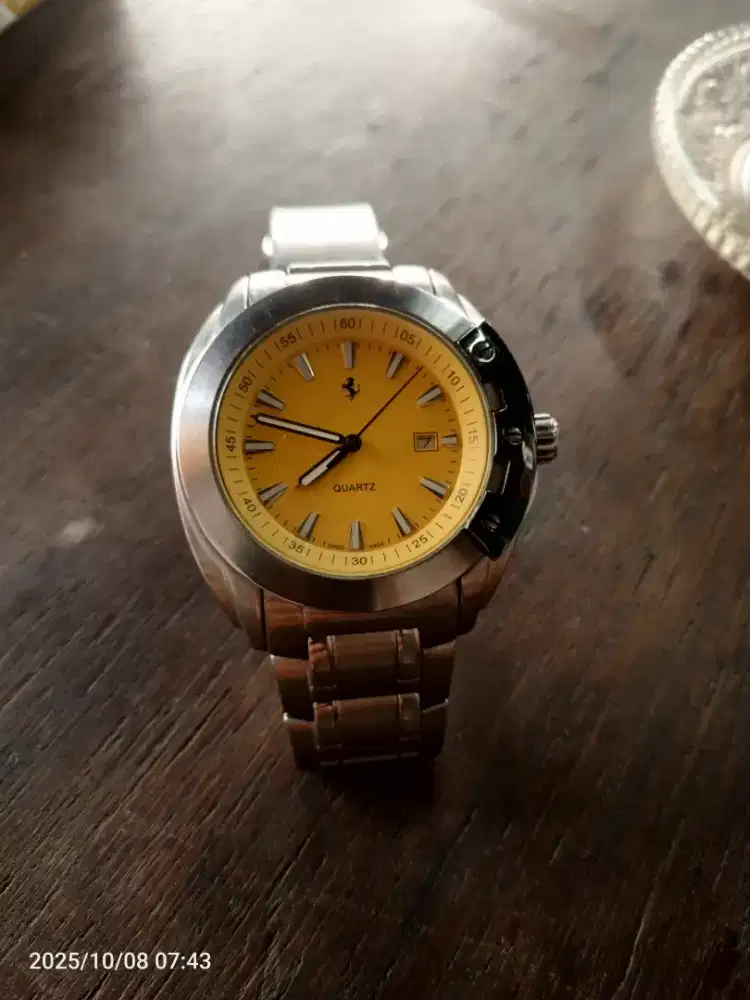 Jam tangan Ferarri orisinil