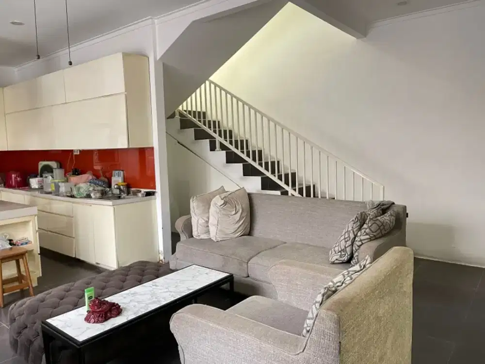 jual murah rumah bagus 3 lantai di Menteng atas jakarta selatan
