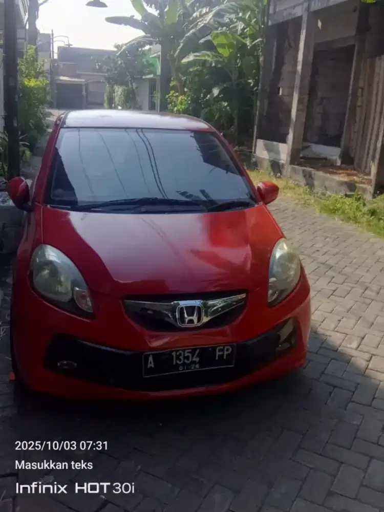 Honda Brio Satya 2015 Warna Merah