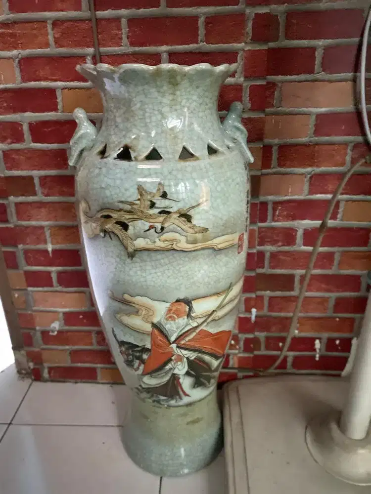 Guci Antik seledon