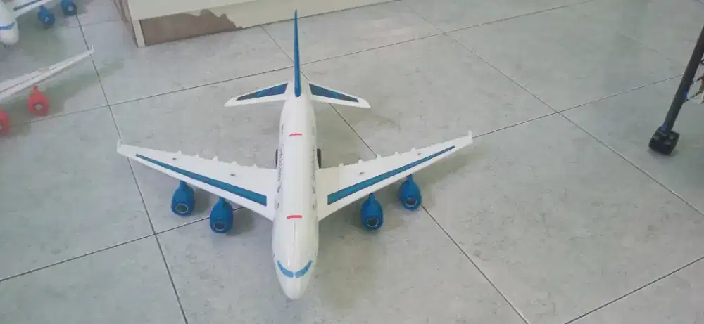 Pesawat mainan garuda