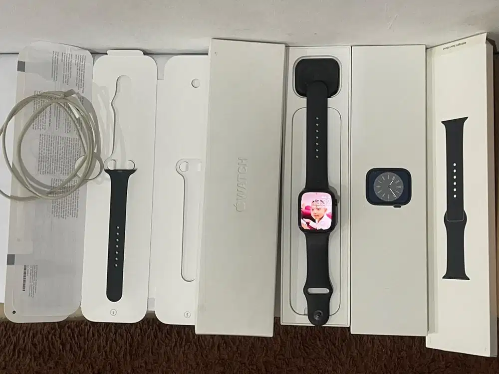 iWatch series 8 mint condition ibox