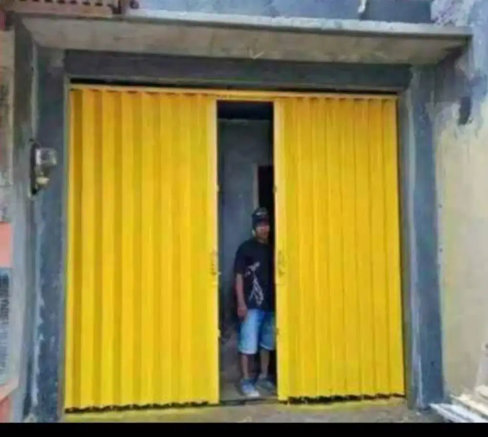 Rolling door folding gate