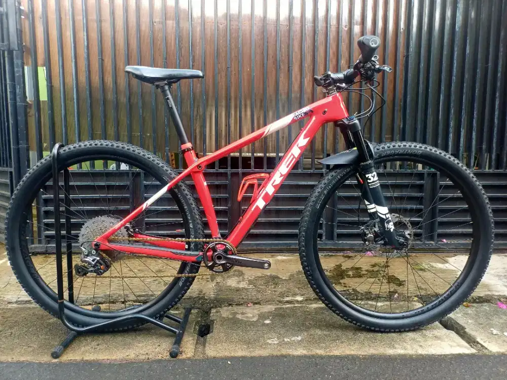 Trek Procaliber 9.7 carbon 29er Size M 17.5 Upgrade XTR