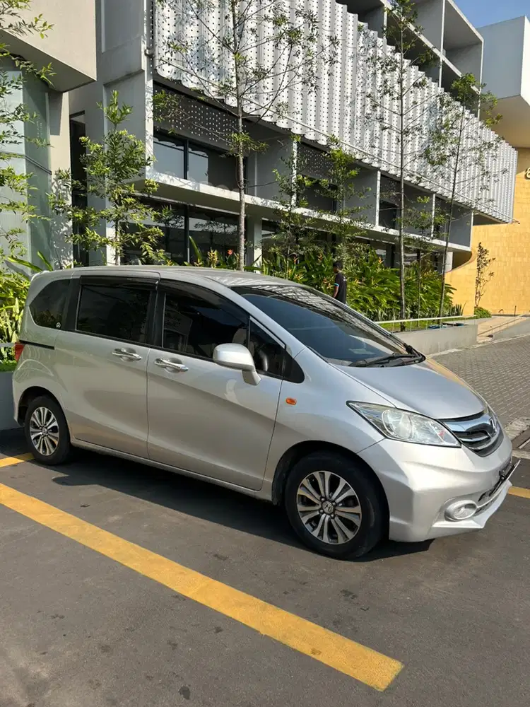 Honda Freed 2012