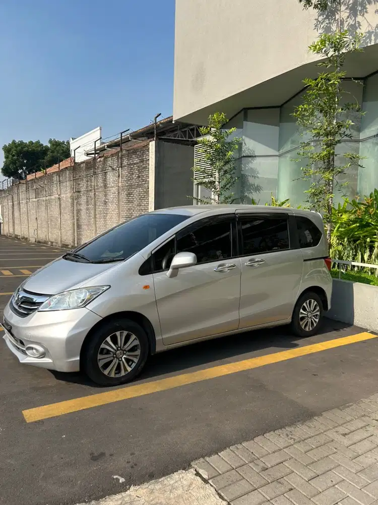 Honda Freed 2012