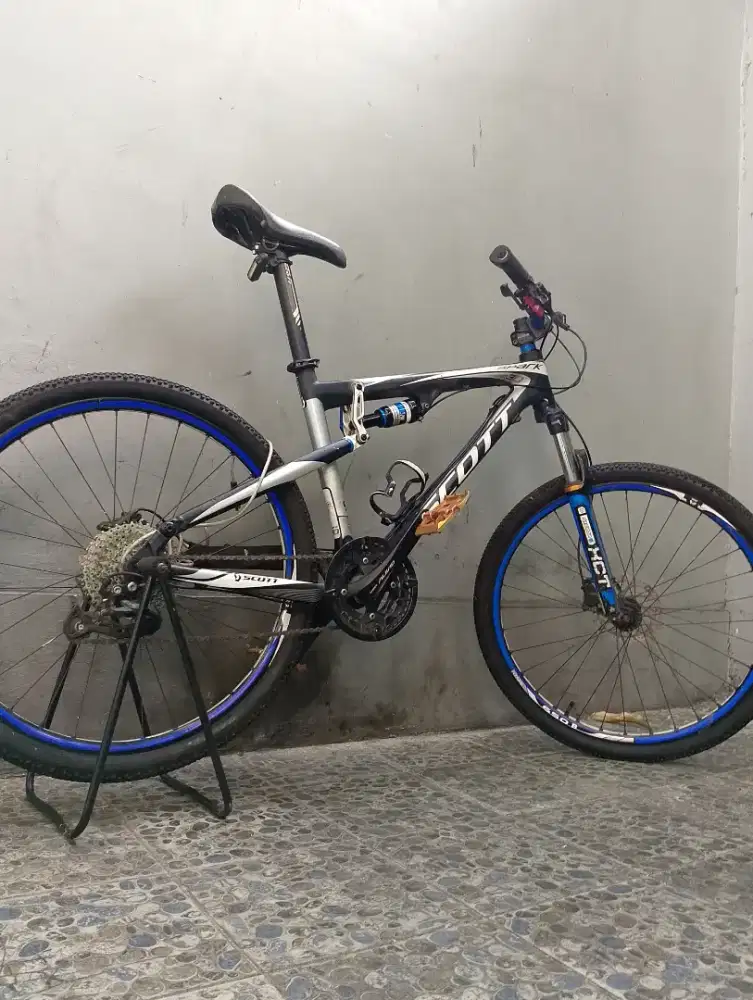 Sepeda MTB merk scot