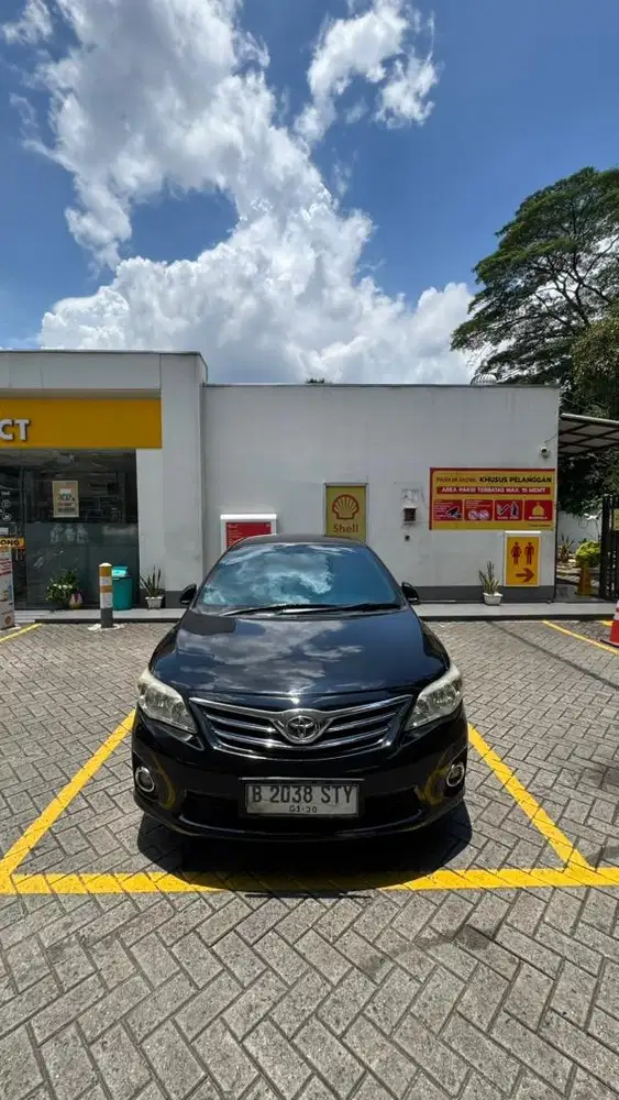 SALE TOYOTA ALTIS 2013