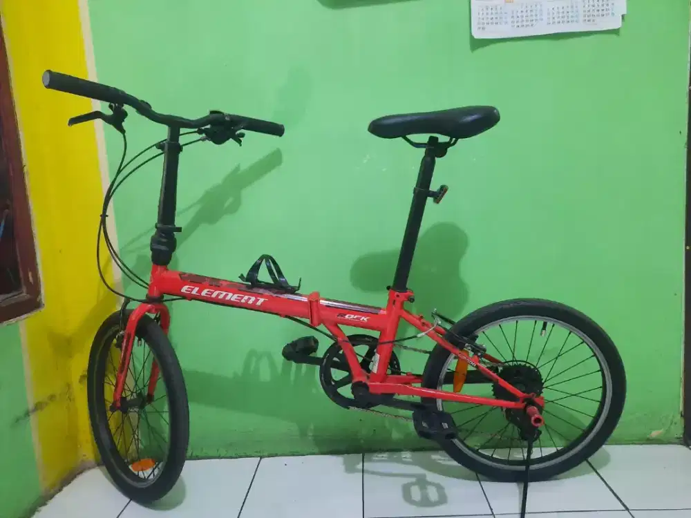 Speda lipat element warna merah