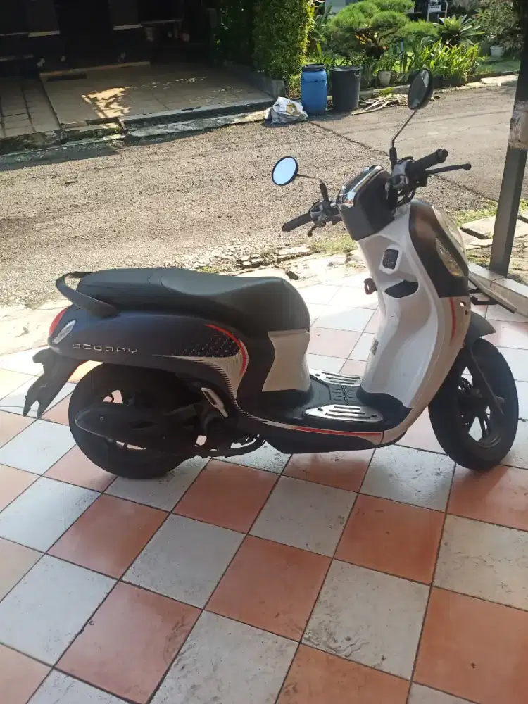 Honda Scoopy 2024 Biru Putih