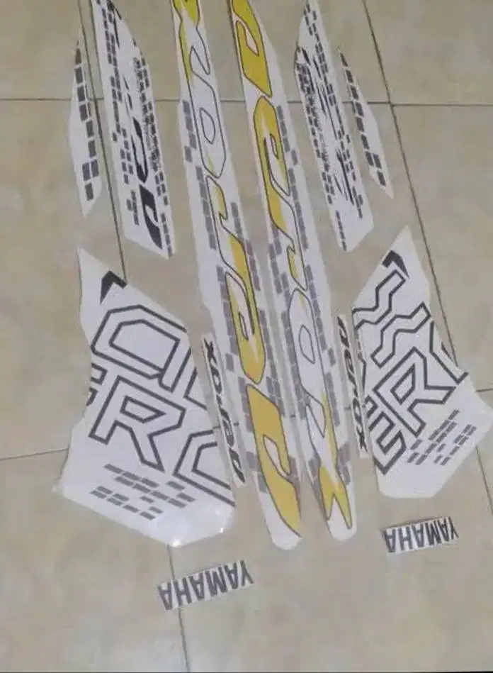 Stiker cuting aerox