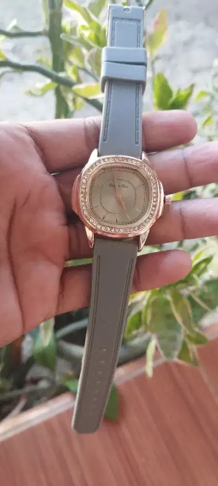Jam Daniel rose cewek import