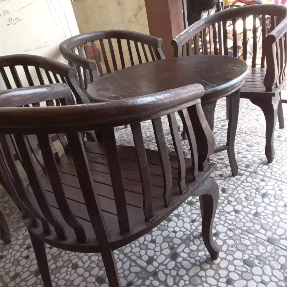 Kursi kayu jati