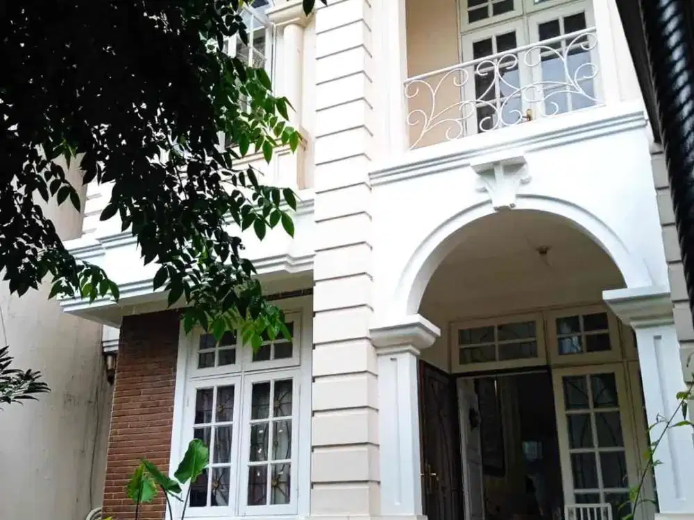 Rumah full furnish disewakan di Legenda wisata cibubur