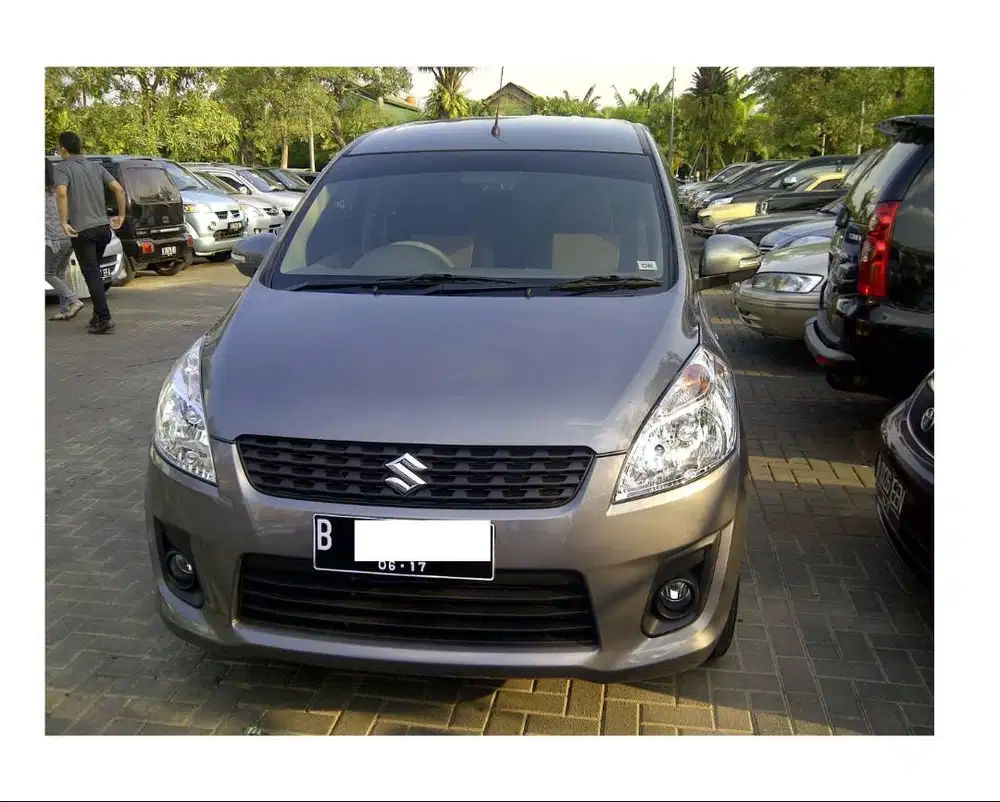 DIJUAL SUZUKI ERTIGA GL 2012 DARI BARU