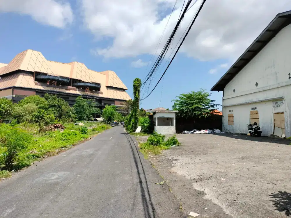 JUAL TANAH SUNSET ROAD KUTA BONUS GUDANG SIAP PAKAI