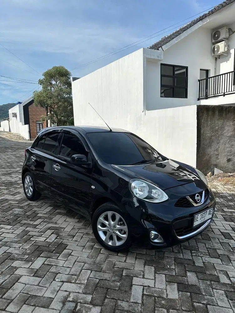 Dijual Nissan March 1.5L Manual