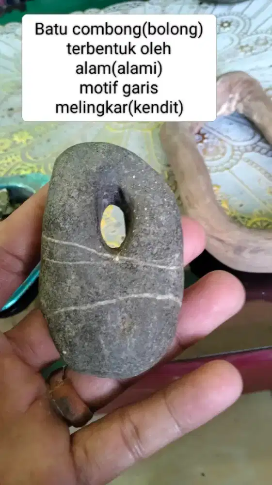 Batu kendit combong