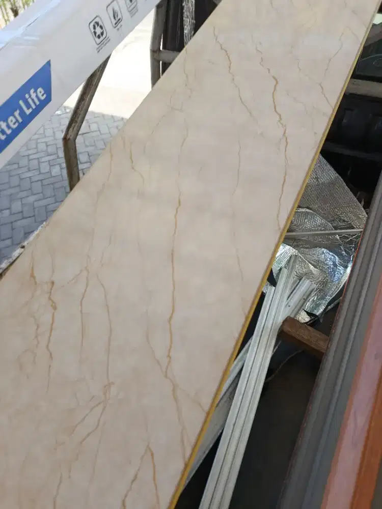 WALL PANEL DINDING MENERIMA ANTAR BAHAN & TERPASANG