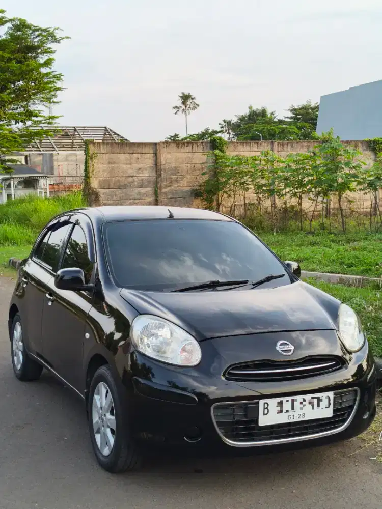 Nissan March 2011 Bensin