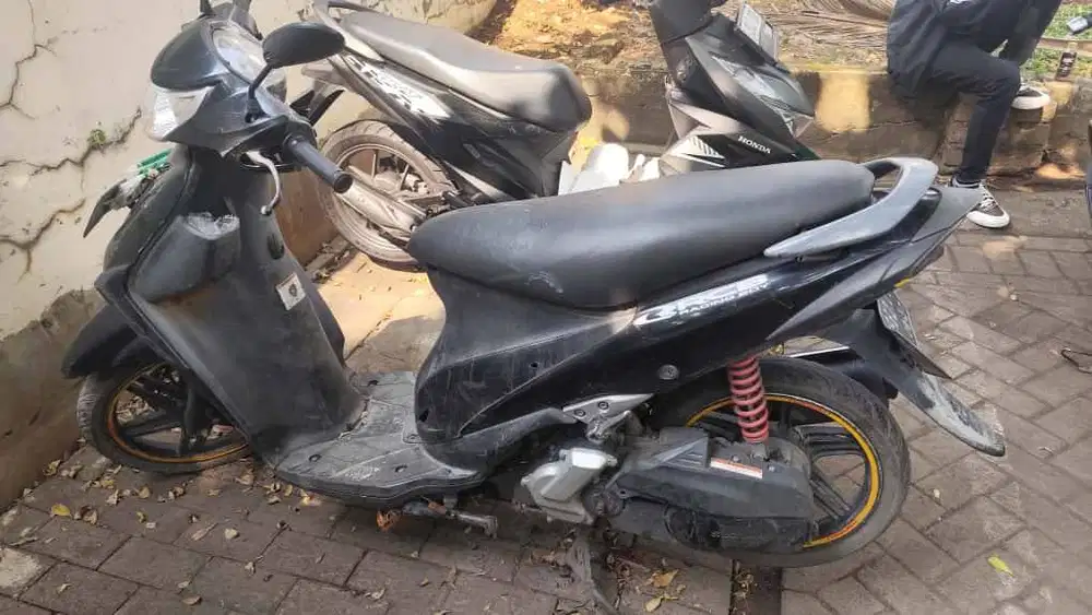 Dijual Suzuki Spin 2011 – Motor Irit