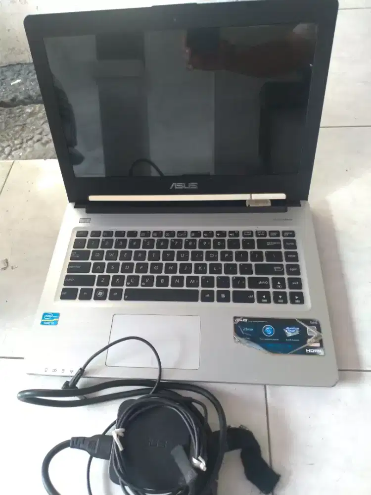 Laptop ASUS+Charger