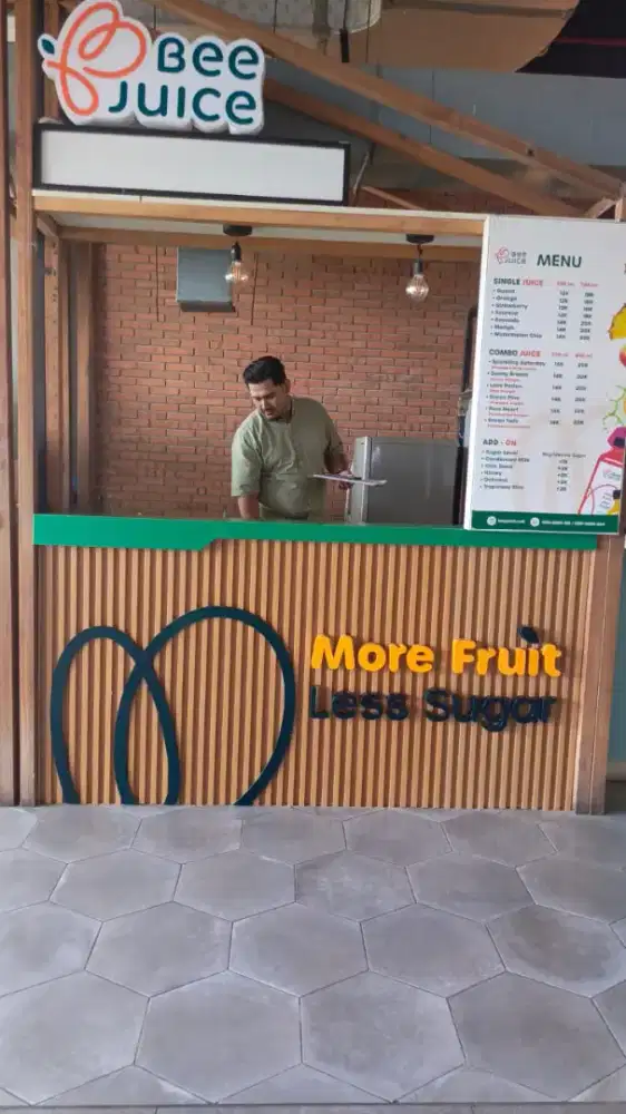 Pekerja Stand Jus