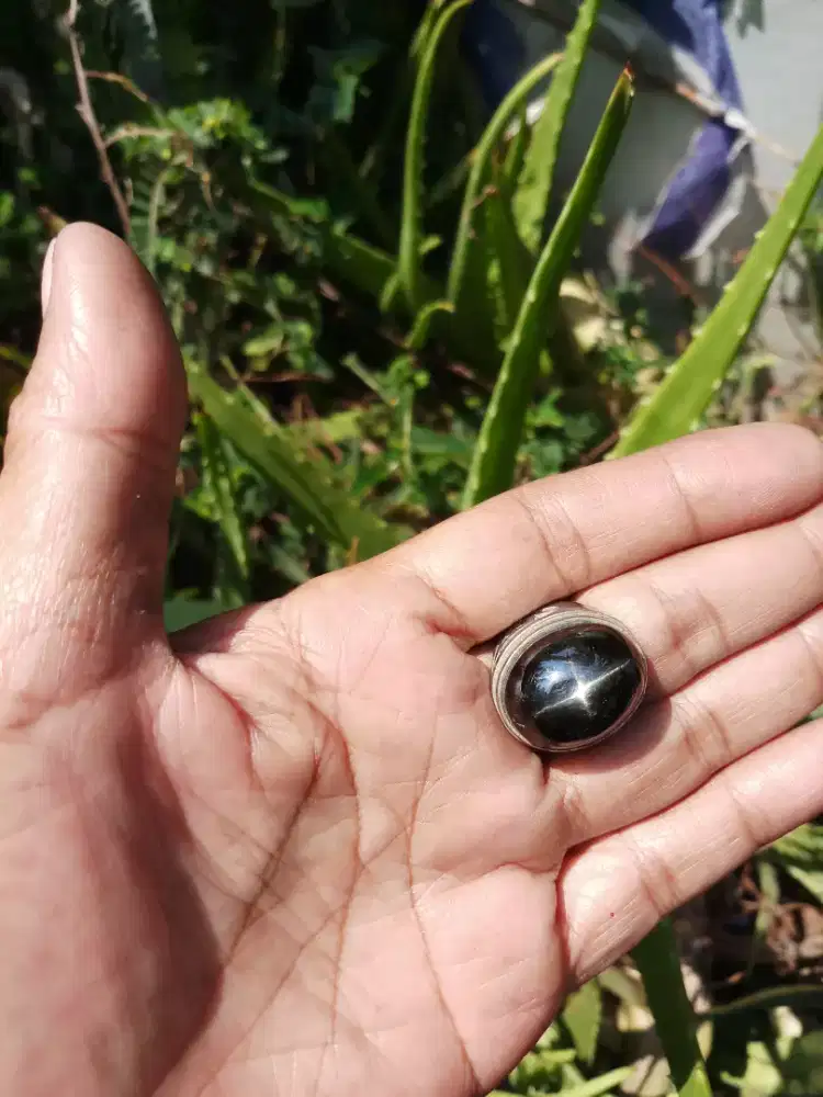 Batu Nilam star