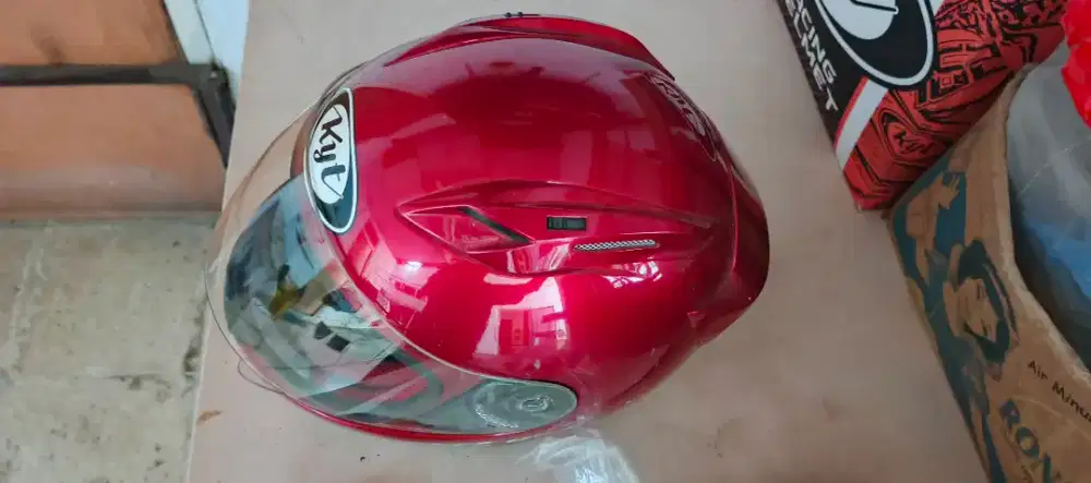 Helm KYT RC Seven