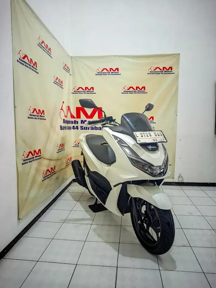 Istimewa km 800 Honda PCX 160 CBS Tahun 2023 putih glossy