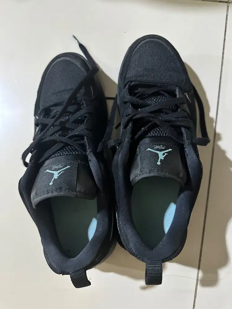 Sepatu jordan cmft era