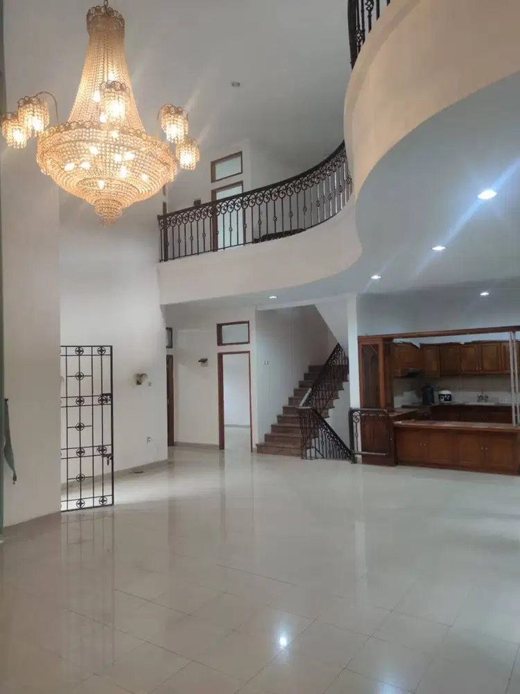 Dijual/Disewakan Rumah di Setraduta Bandung Siap Huni