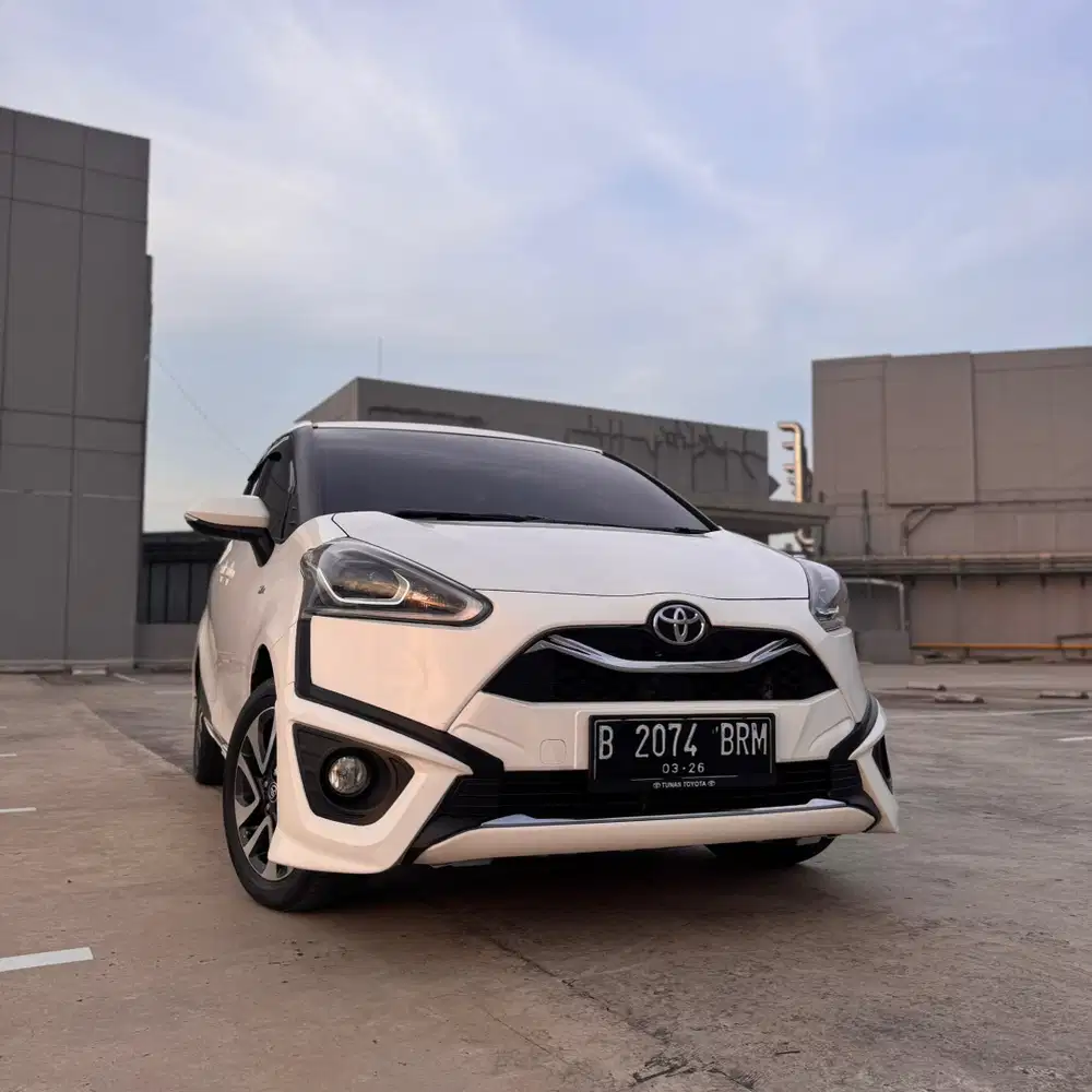 For sale Toyota Sienta Type Q Superlow Kilometer