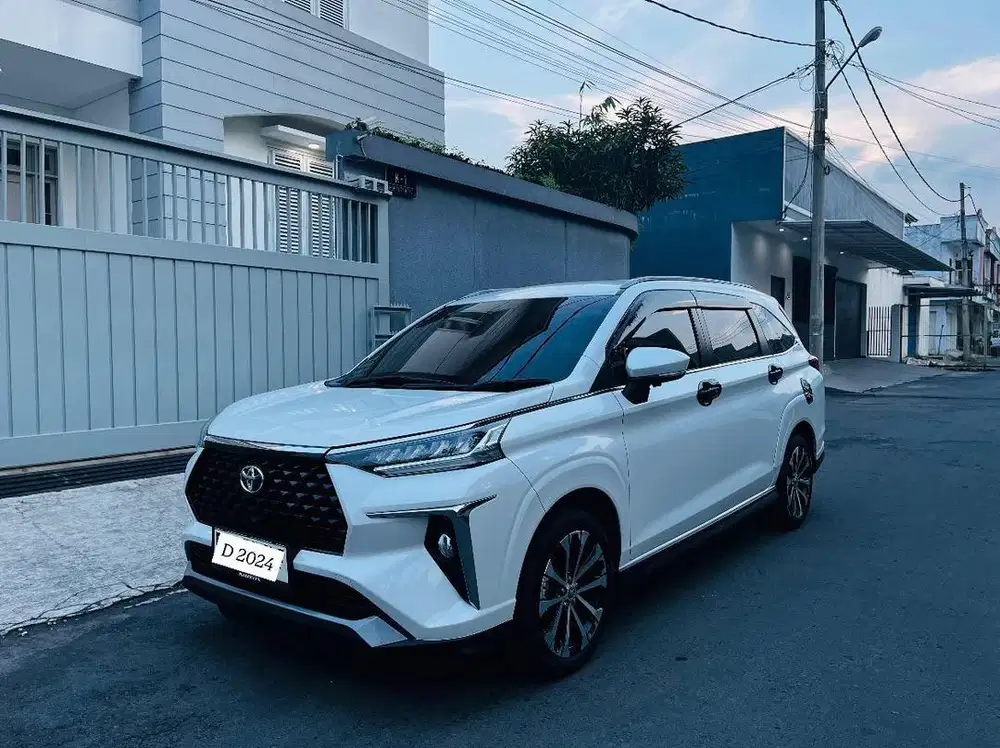 Veloz Q AT Avanza 2024 km rendah Bensin
