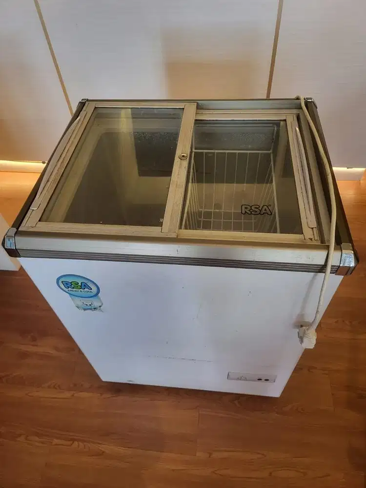 Freezer kaca geser ex cafe