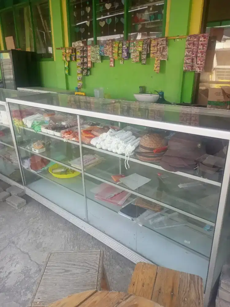 Etalase kaca panjang 2 Meter