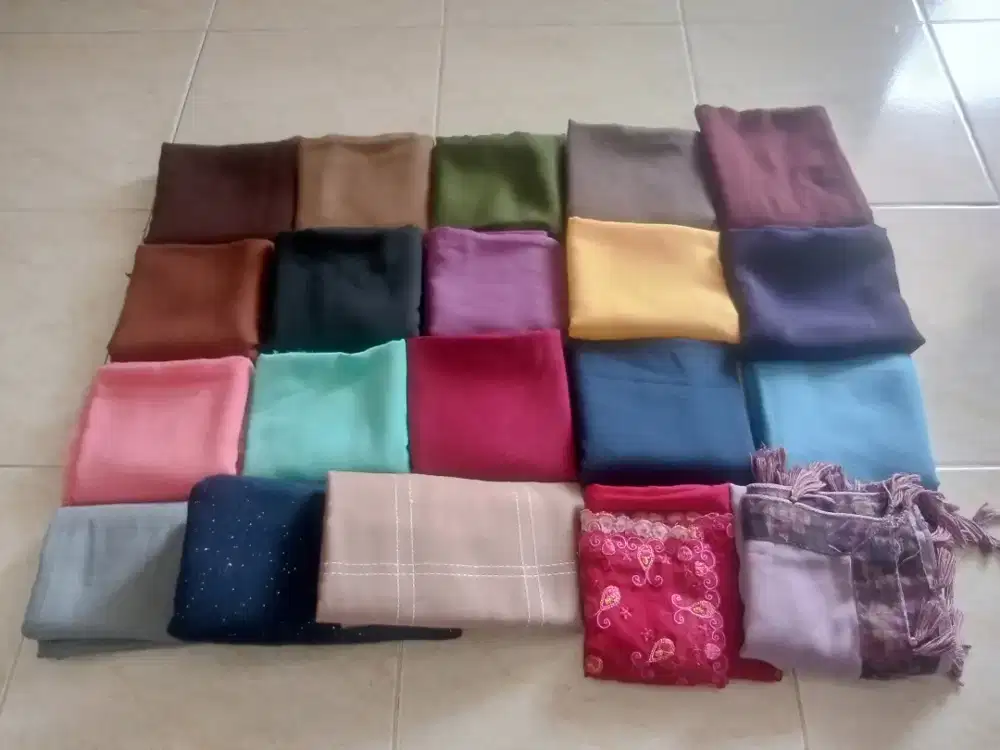 Jilbab serba 5 ribuan