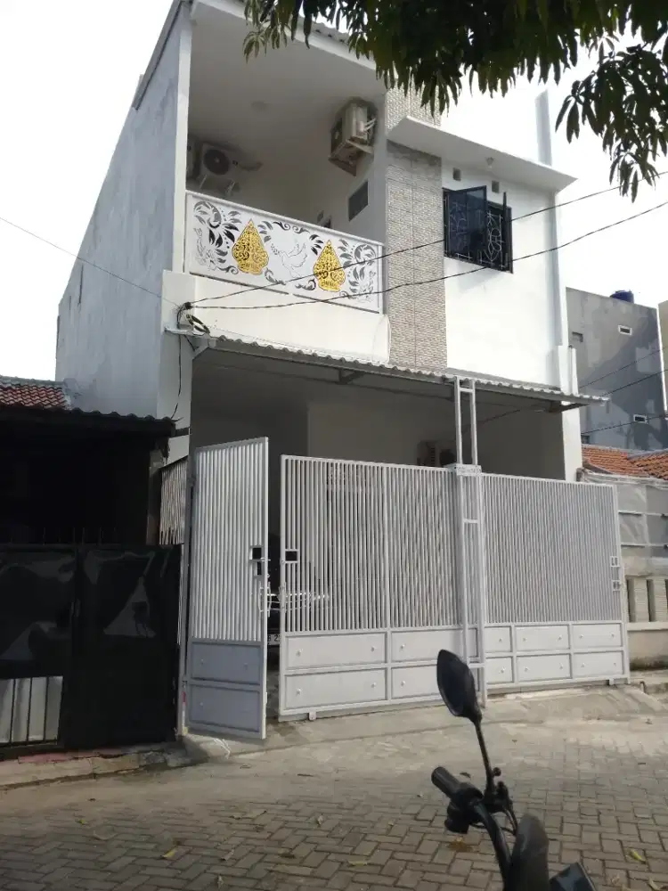 Tukang bangunan profesional