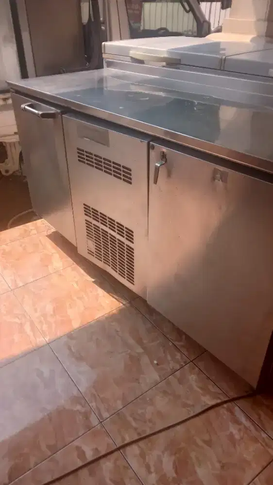 undercountet chiller 2 pintu